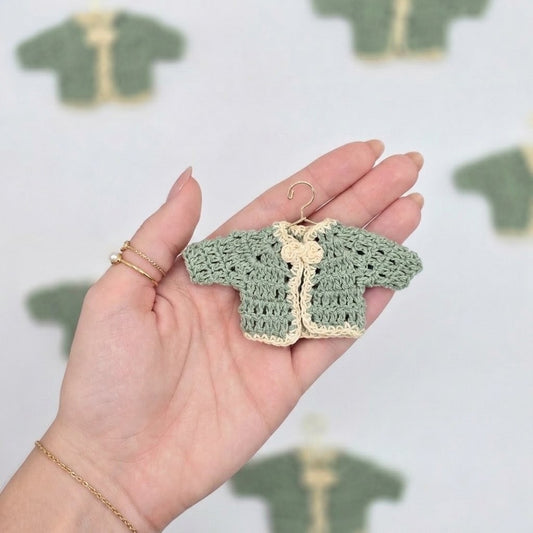 Set of 6 Mini Crochet Baby Sweater Favors, Sage Green & Cream Boho Baby Shower Favors, Gender Neutral Cardigan Favors with Gold Rack