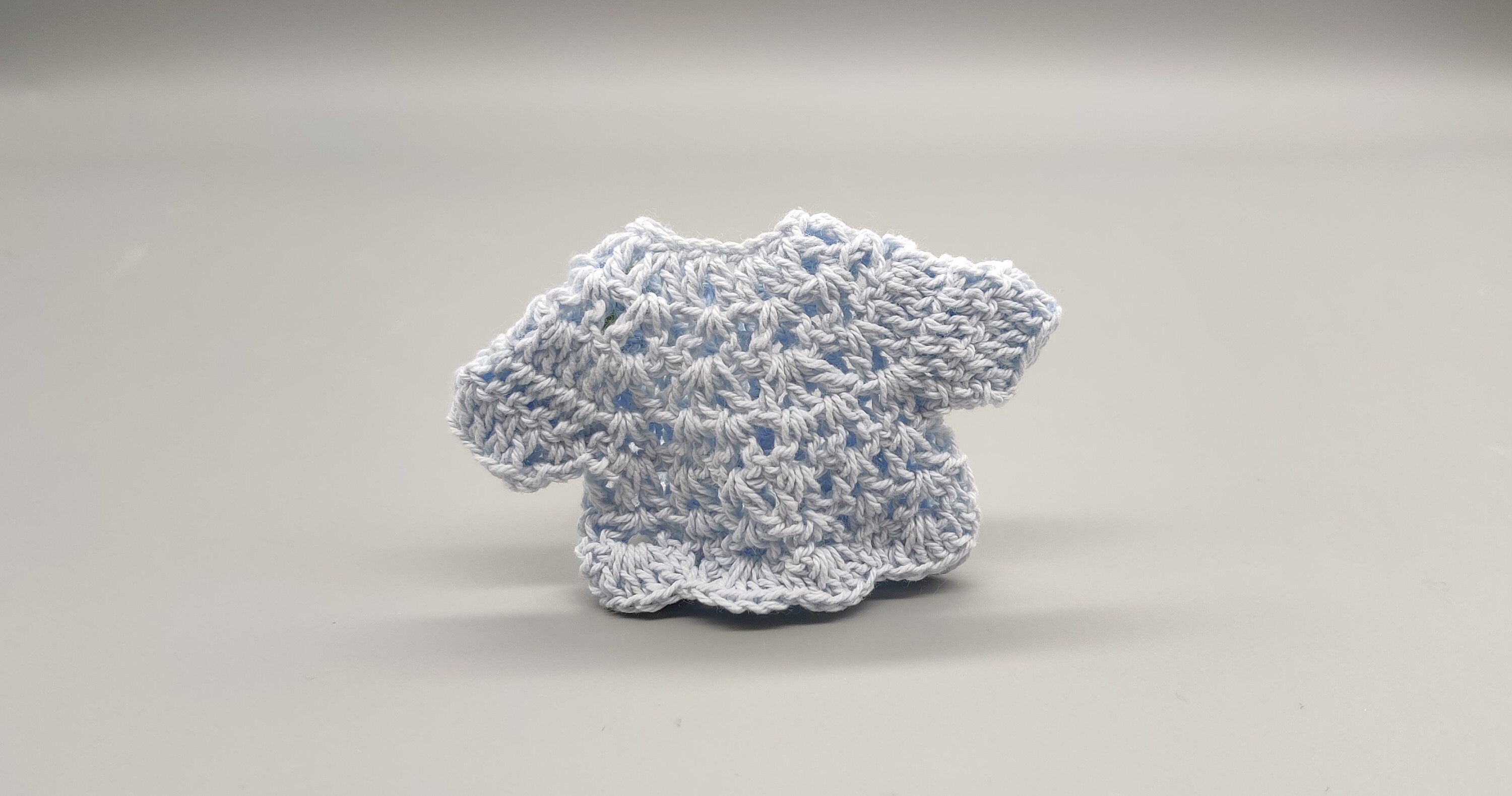 Baby blue knit crochet mini jacket with floral design, cute favors, baby shower, baby welcome, crochet favors, baby shower favours, Set of 6