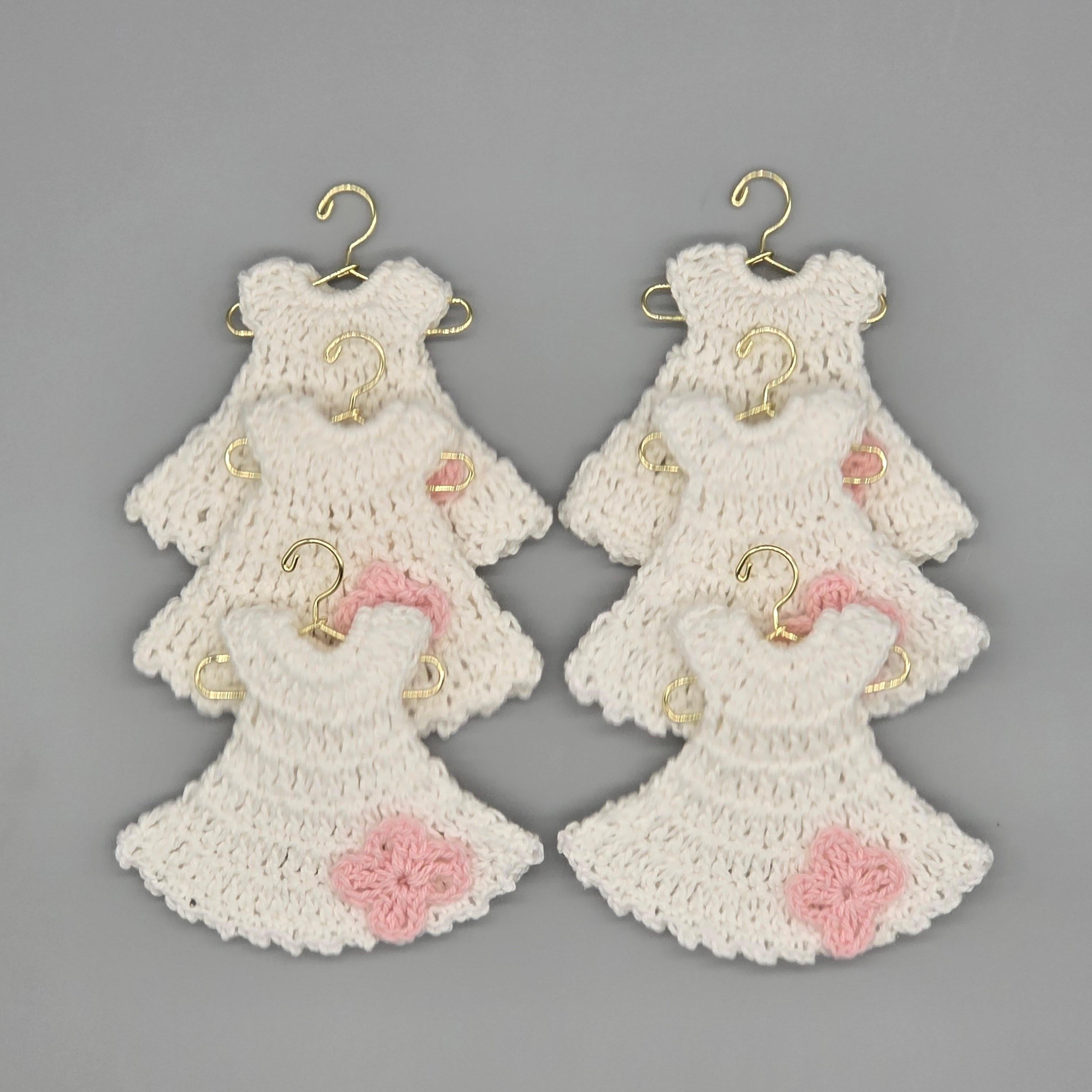 Set of 6 - White mini-crochet party favor - party gift - Mini-dress with Pink Flower, Baby shower favors, Baby Pink, Baby welcome, Crochet mini dress, quinceanera communion
