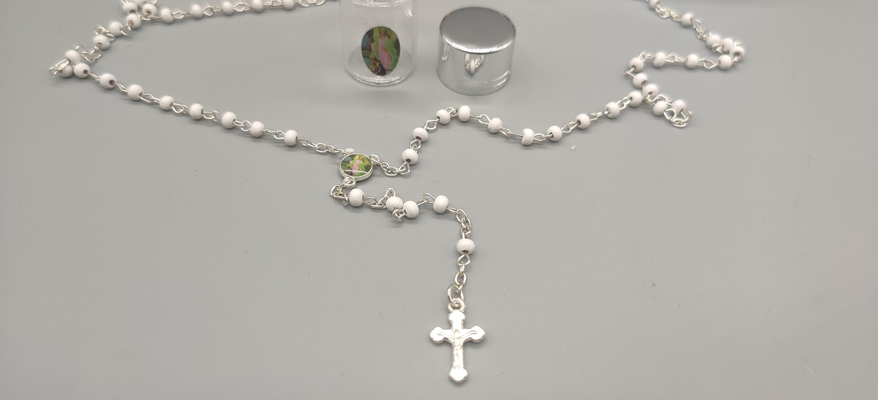 Baptism Favor - White Beaded Rosary Necklace Crucifix in elegant Glass bottle Set of 12 - Choice of Gold or Silver - Recuerdos de Bautizo