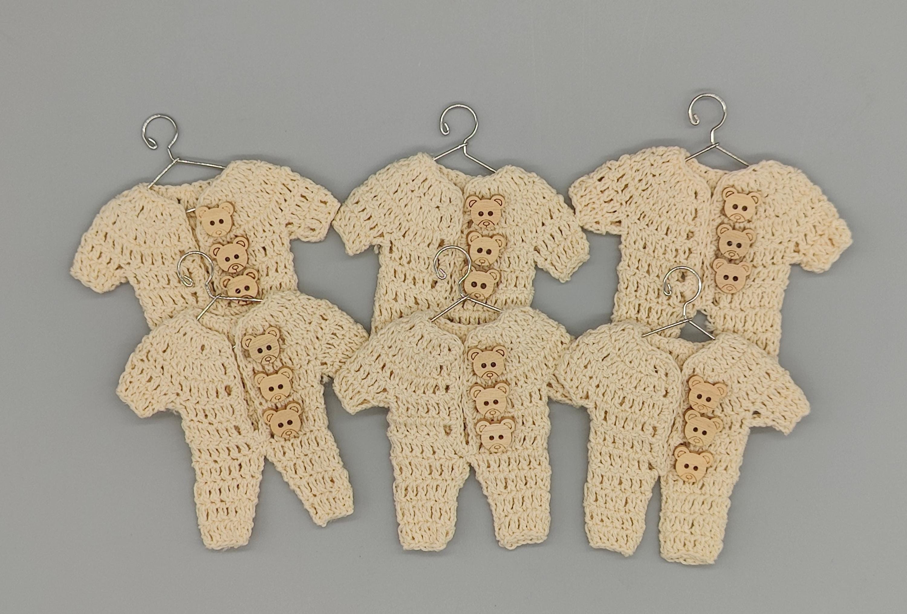 Set of 6 - Baby Cream Crochet Onesie with Wooden Teddy Bear Buttons, Baby shower, Baby welcome favors, Crochet mini outfit