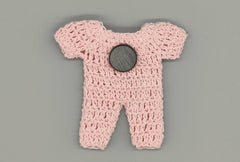 Personalized Pink Mini Crochet Baby Favors with Engraved Charm & sealed with card, Set of 6, Heart, Cross, Dove charms, Baby shower, baptism