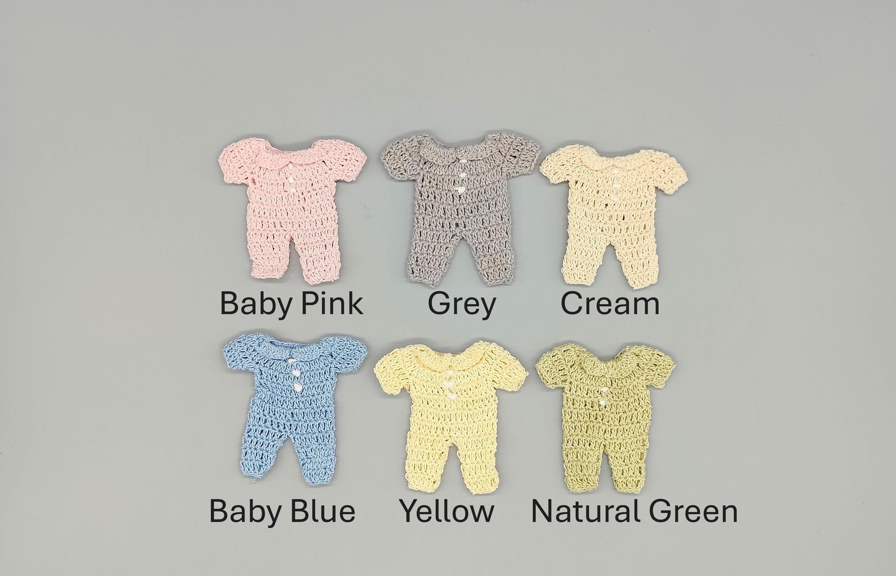 Baby Shower Favor with Custom Name & Date, Crochet Baby Favor with Hanger, Personalized Card w/ Color Choice. Ships Fast and Free! Set of 6