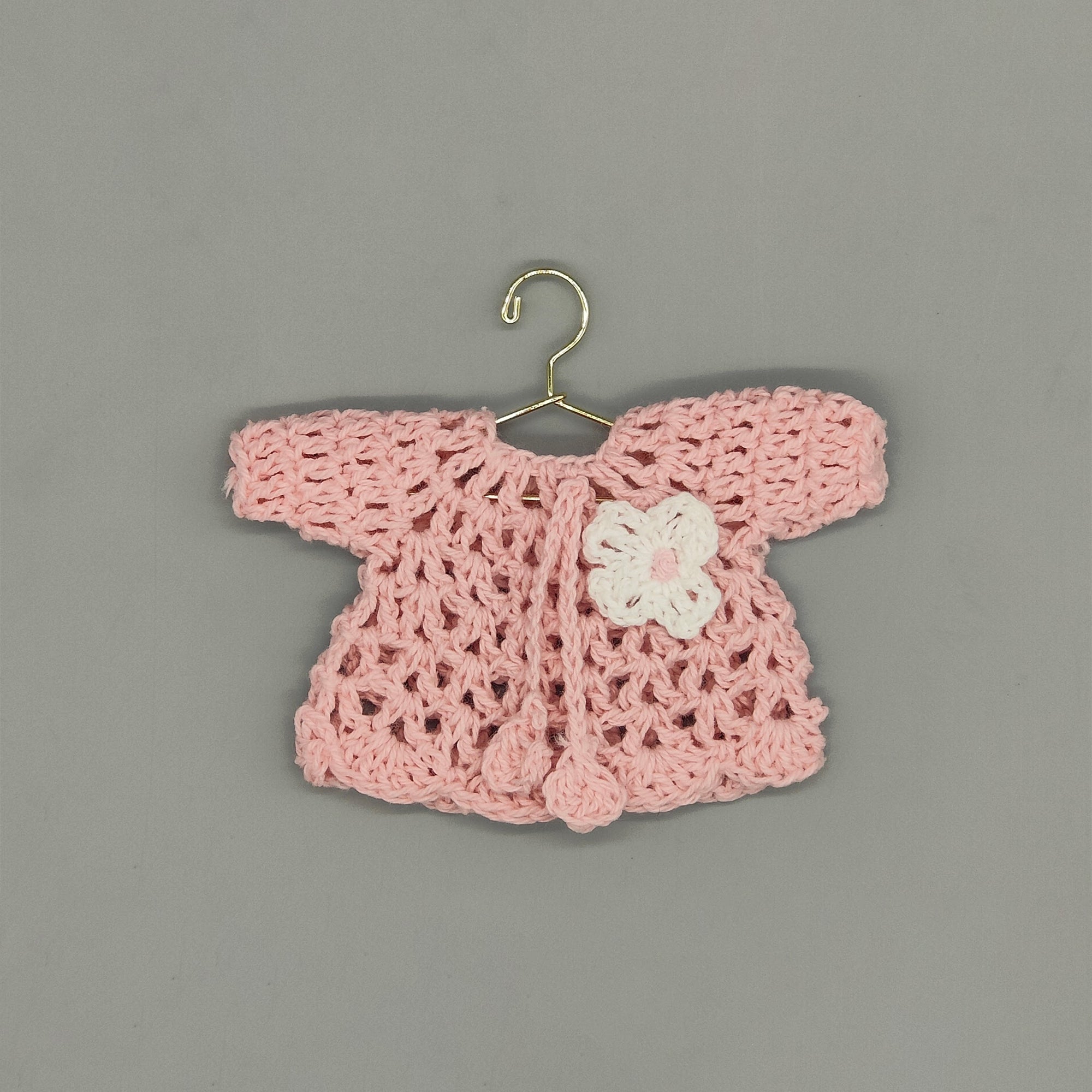 Baby pink knit crochet mini sweater with cute flower, baby shower favors, event favors, crochet favors, newborn favors, Set of 6