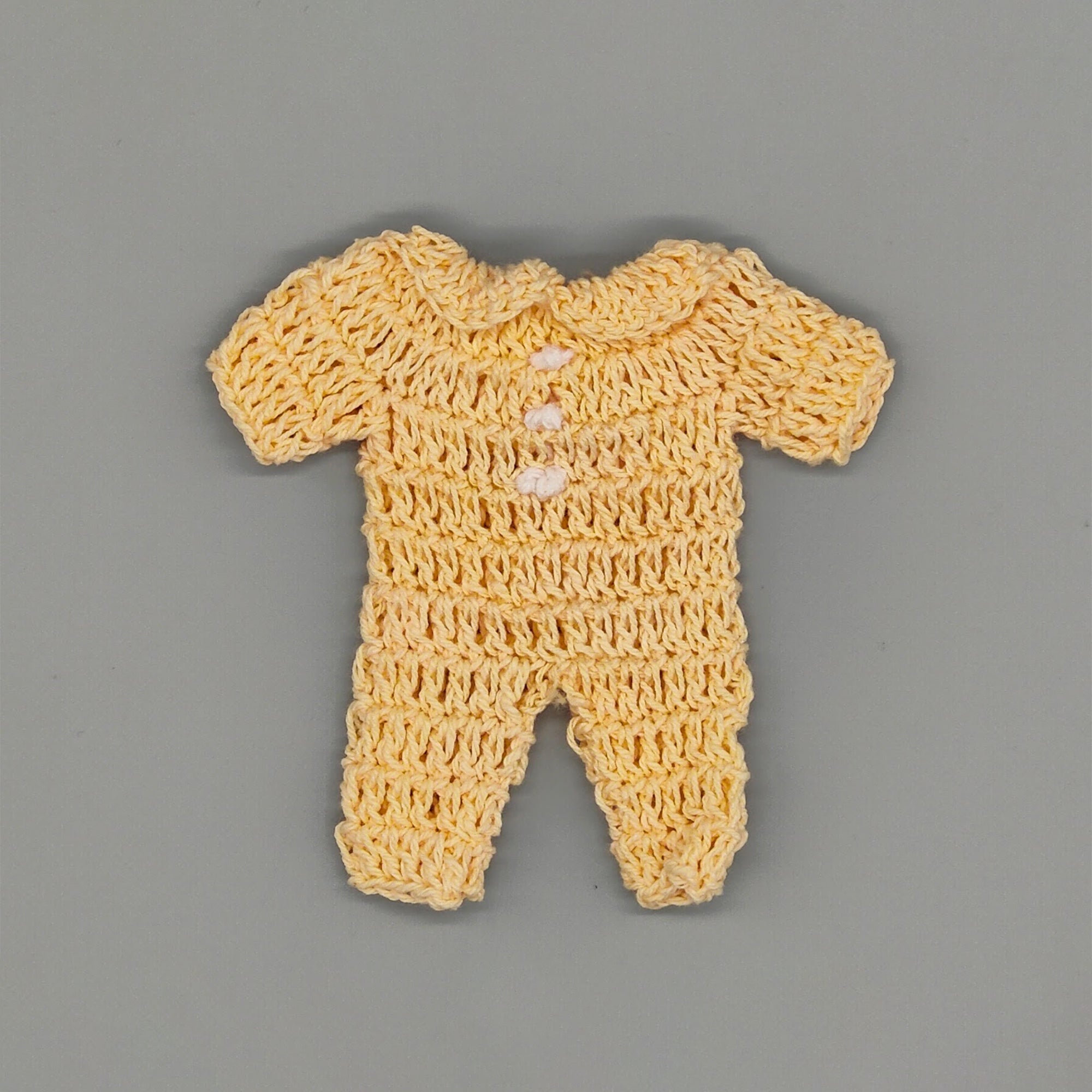 Adorable mini crochet yellow onesie favor, baby outfit, hanger and rack options available, party favor, baby shower, gender reveal, Set of 6