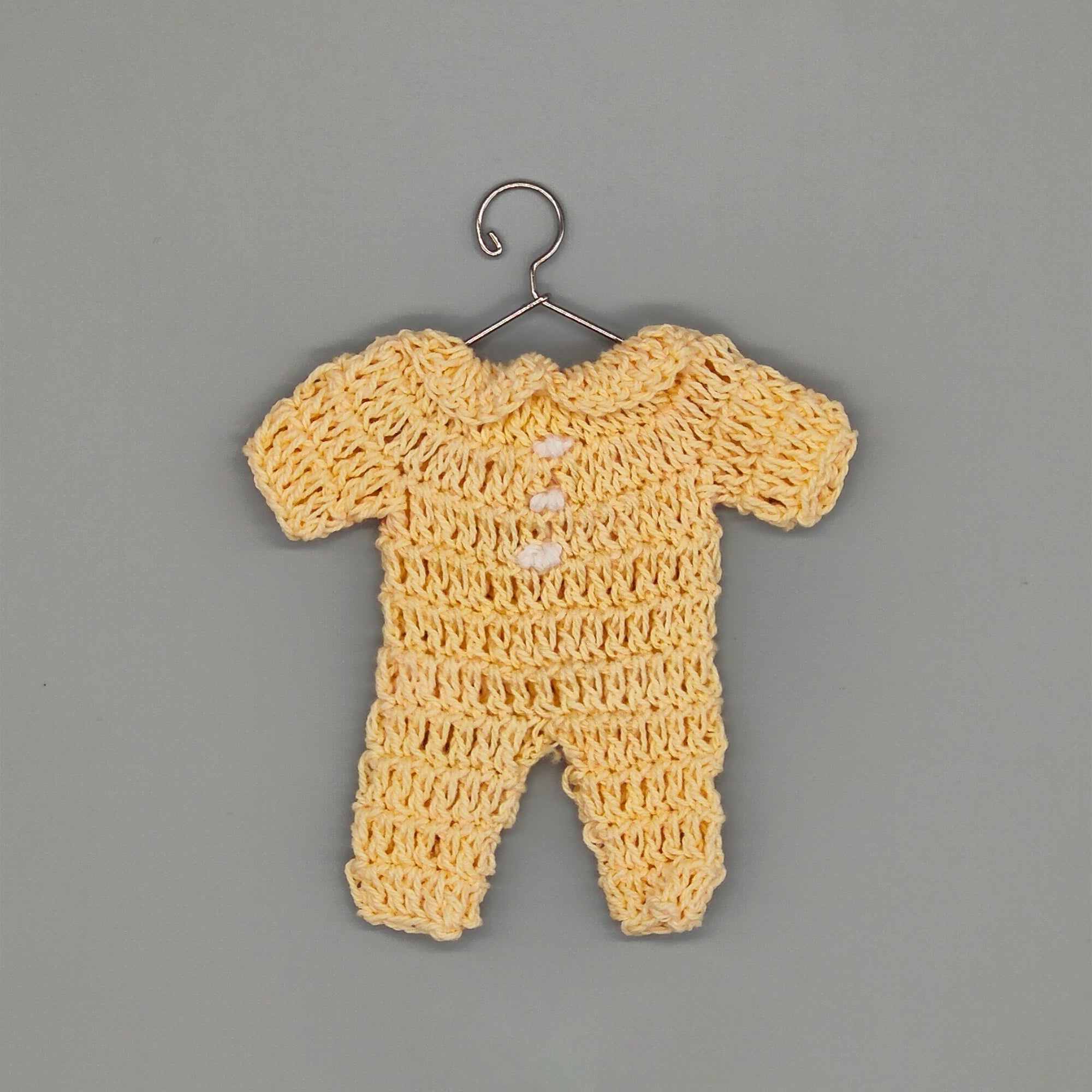 Adorable mini crochet yellow onesie favor, baby outfit, hanger and rack options available, party favor, baby shower, gender reveal, Set of 6