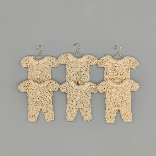 Set of 6 - Baby Cream Crochet Mini Onesie Party Favor, Baby shower, Baby welcome favors, Crochet mini outfit, with hanger and rack option