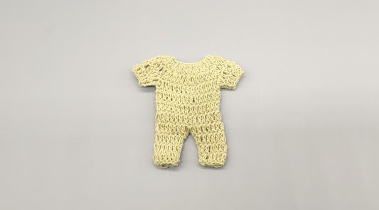 Set of 6 - Baby shower favors, Baby Green, Baby welcome favors, Crochet mini outfit, cute party favors, crochet favors