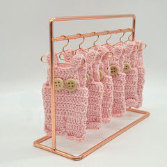 Mini Crochet Overalls Baby Shower Favor Set of 6, Tiny Clothing Rack & Hangers, Gender Reveal Nursery Keepsakes