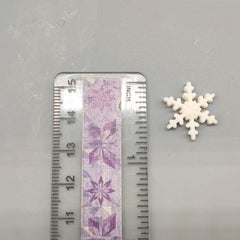 Fondant edible snowflakes - 24 pcs - 3 sizes - 8 of each size - Frozen snowflakes