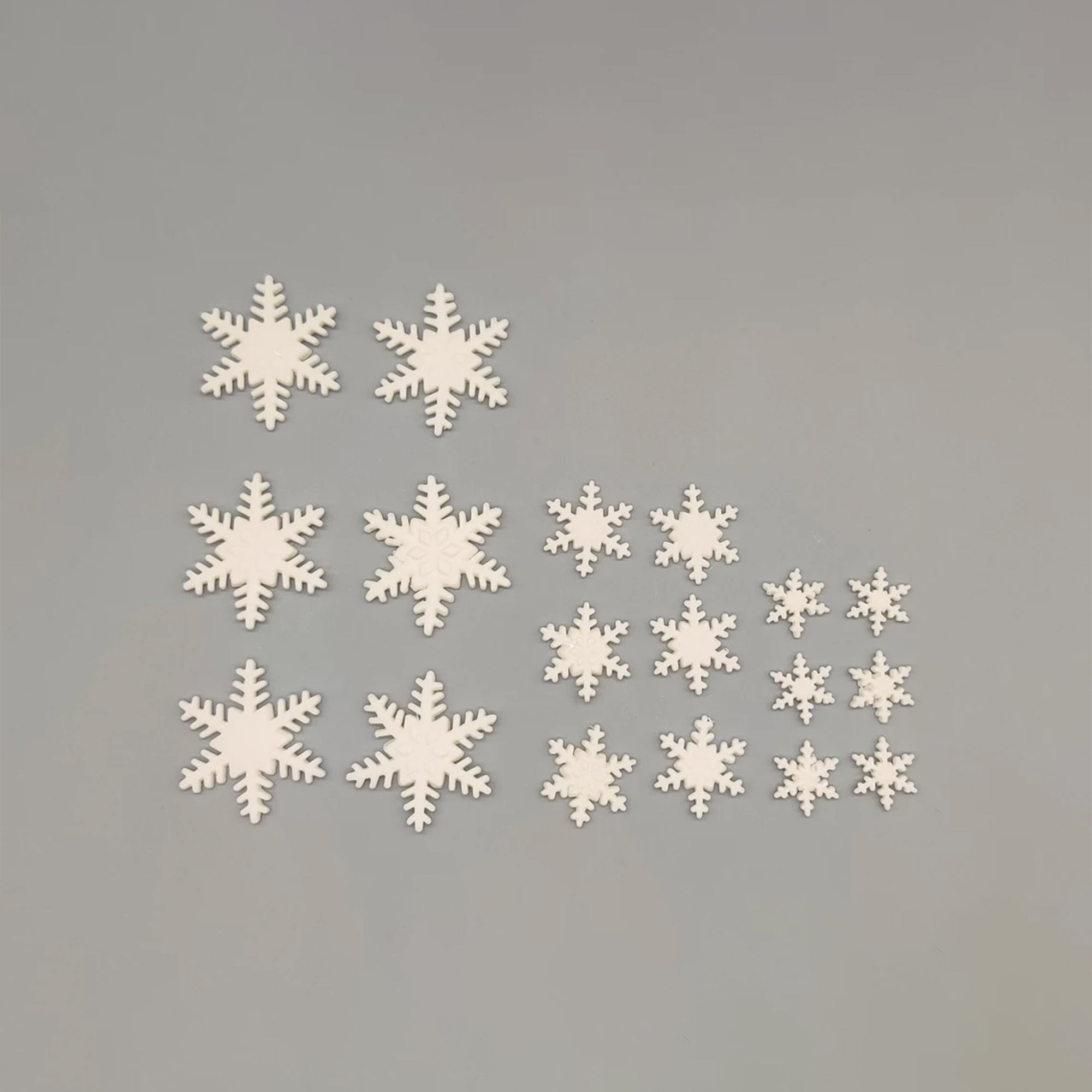 Fondant edible snowflakes - 24 pcs - 3 sizes - 8 of each size - Frozen snowflakes