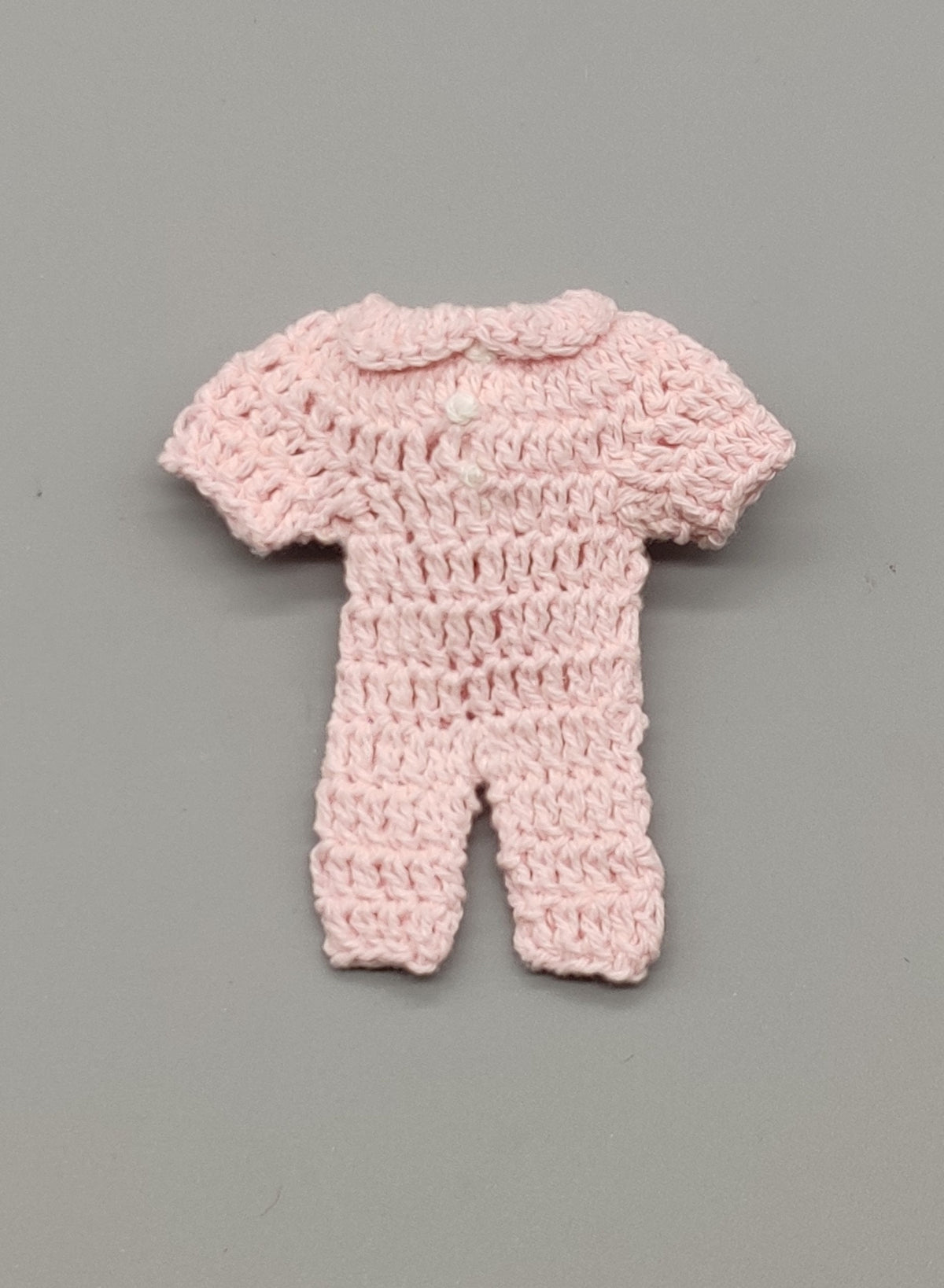 Set of 6 Baby Pink Crochet Mini Outfits – Baby Shower & Welcome Favors