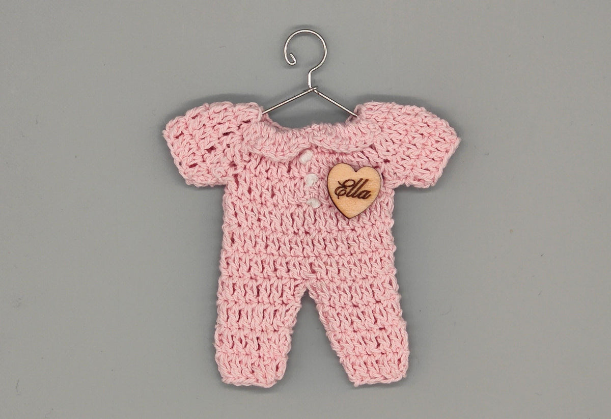 Set of 6 Personalized Pink Crochet Baby Favors with Egraved Charm – Baby Shower & Baptism